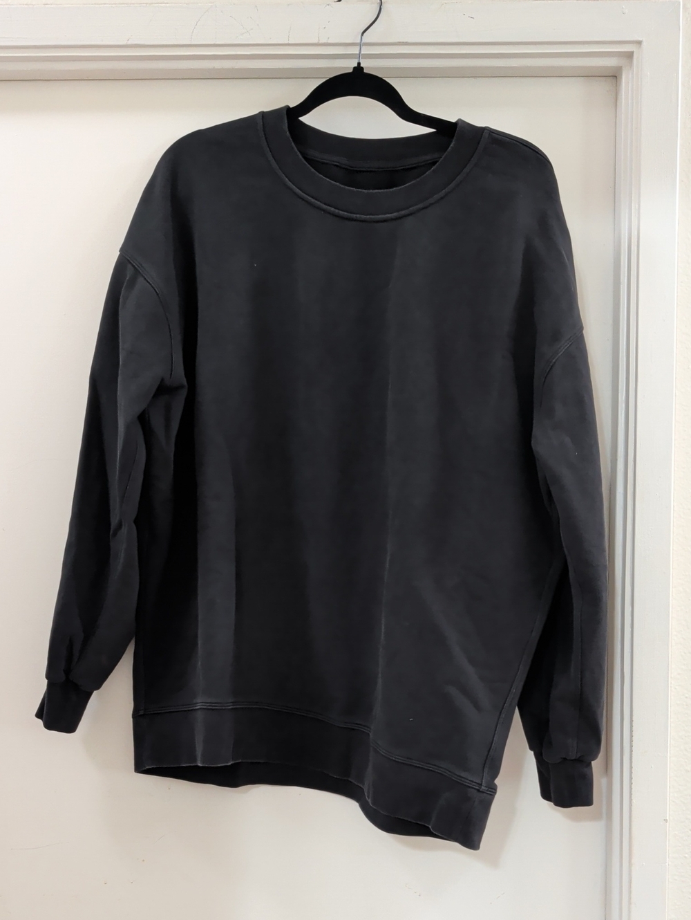 Lululemon Perfectly Oversized Crew Black GUC - Picture 2 of 5